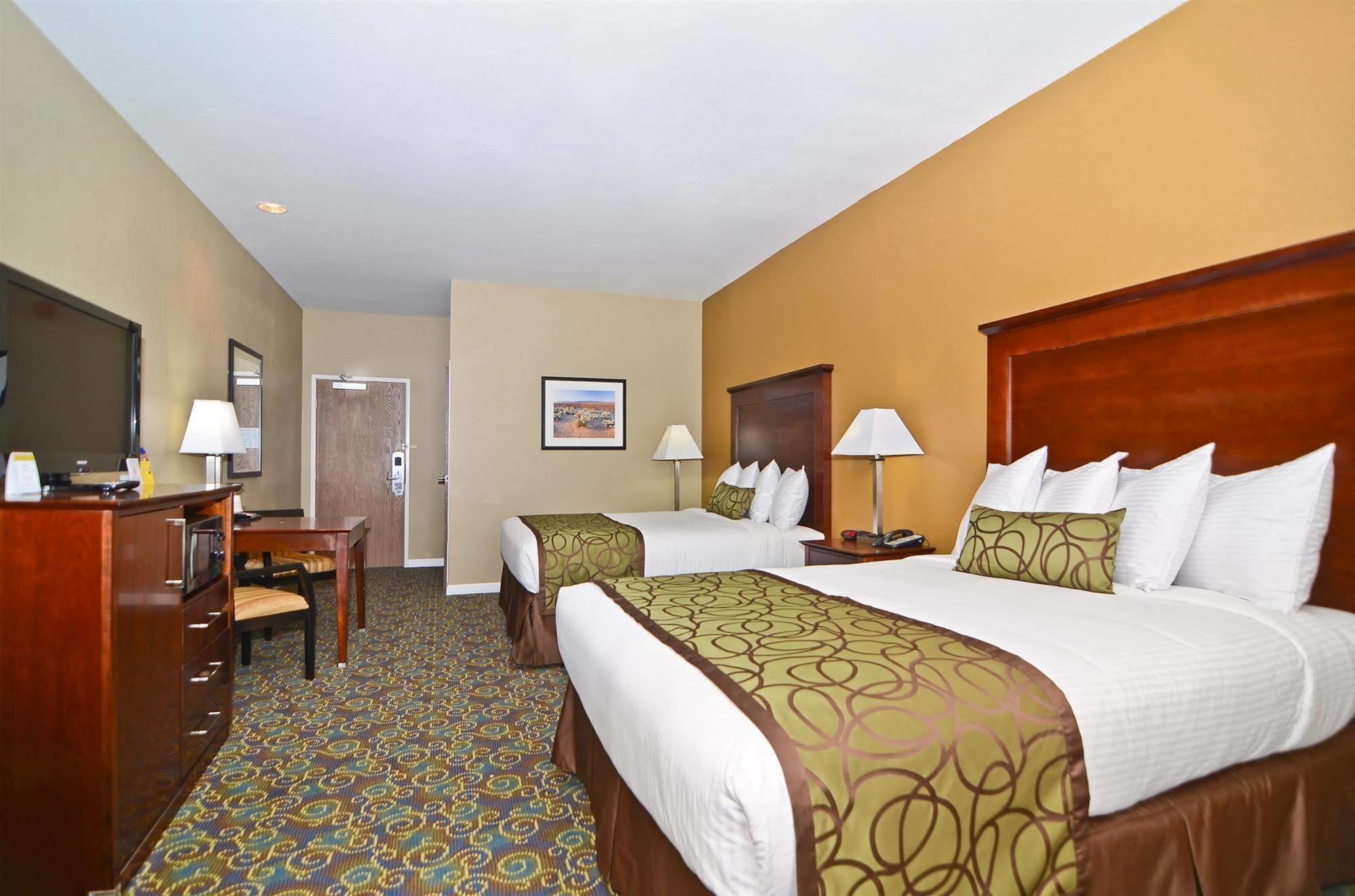 Best Western California City Inn & Suites Bilik gambar